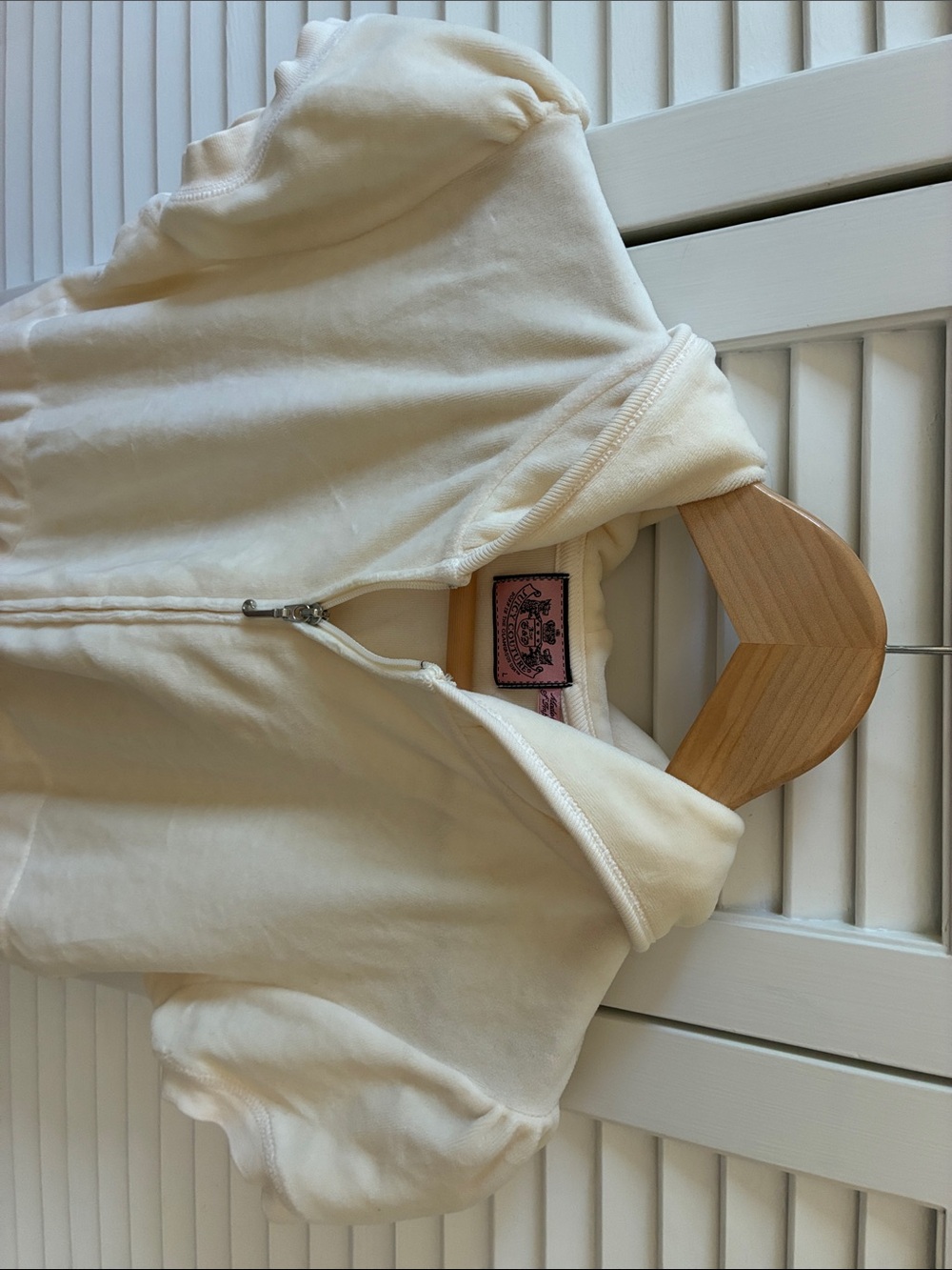 Juicy Couture Cream Hooded Zip Sweatshirt with Pink Label - Picture 3 of 5